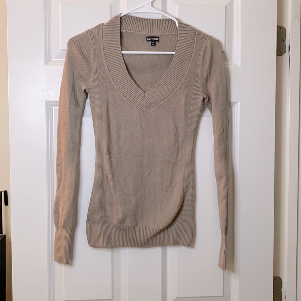 Women’s tan long sleeve sweater